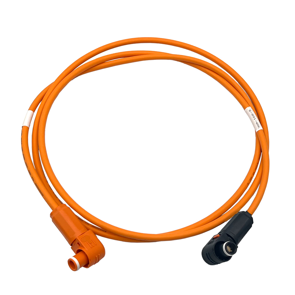 Oranges Kabel mit Amphenol Anschlusstücken