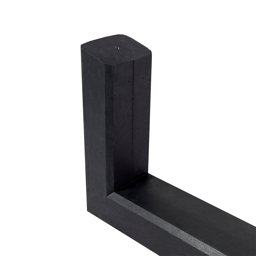 Nahaufnahme des oberen Endes des anthraziten 15 Grad Wattstone Betonsockels für PV-Module