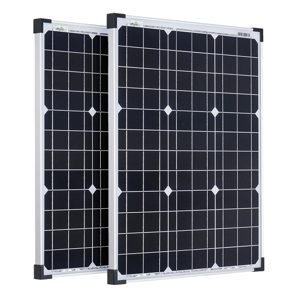 Stapelansicht: 2 Solarmodule mit silbernen Rahmen und schwarzen Ecken