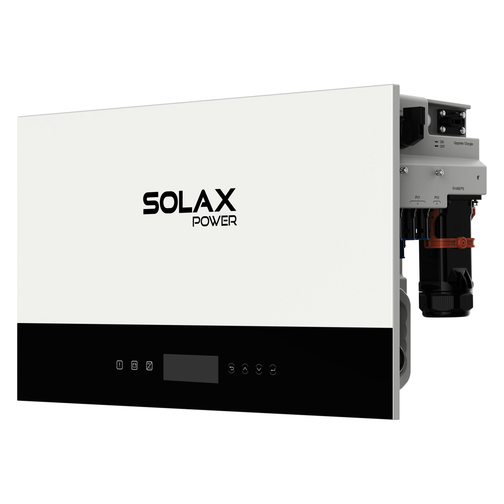 Schrägansicht von links: weißer Solax X3-IES-5K AFCI Inverter, Bedienfeld + Display; offene Anschluss- und Kabelseite rechts Schrägansicht von links: weißer Solax X3-IES-5K AFCI Inverter, Bedienfeld + Display; offene Anschluss- und Kabelseite rechts