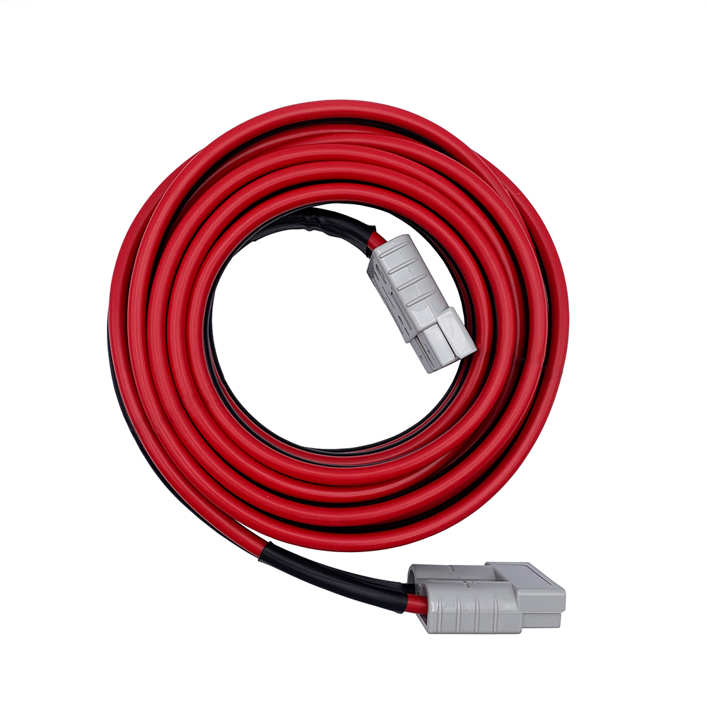 Aufgerollte, rot-schwarze Anderson Verlängerungsleitung mit grauen Anderson-Steckern