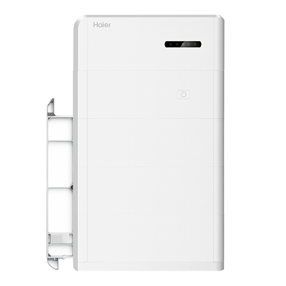 Weißes Haier Smart Cube Speichersystem mit Smart Cube Wechselrichter, DC-Ladegerät, 3 Batteriemodulen und Montagekit