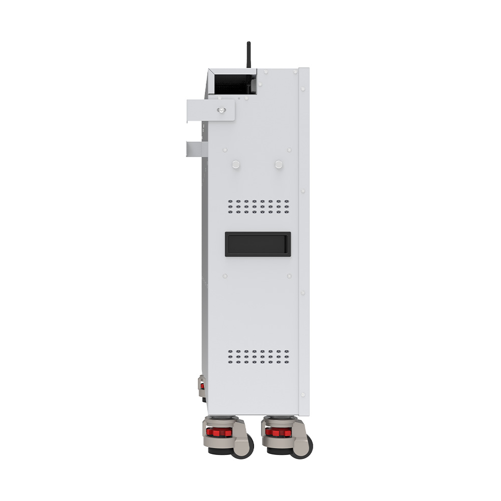 Seitenansicht eines stehenden Pytes V16 Lite LiFePO4 Batteriespeichers mit Bodenmontage und Rollen am Boden