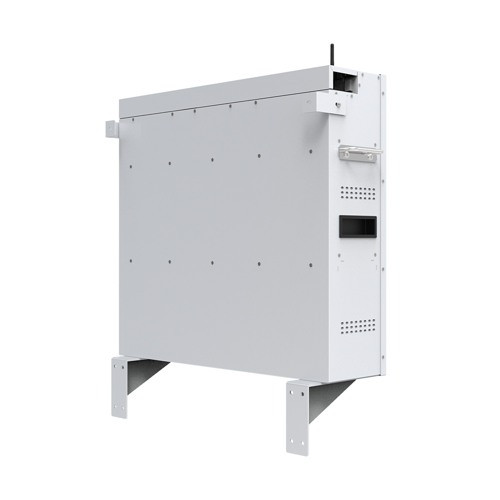 Rückansicht eines hängenden Pytes V16 Lite LiFePO4 Batteriespeichers mit rechteckigem Gehäuse, Griffen und Befestigungswinkeln