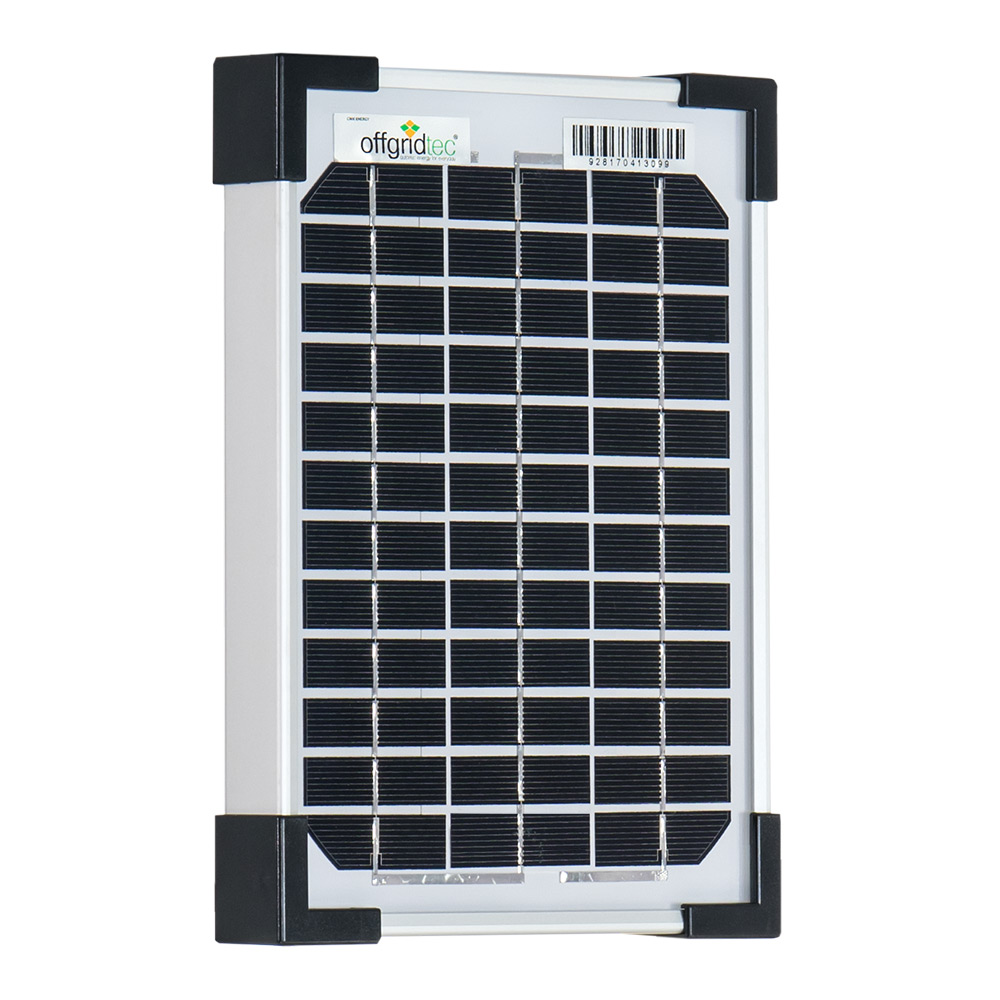 Solarmodul mit schwarzen Zellen und silbernen Rahmen und schwarzen Ecken
