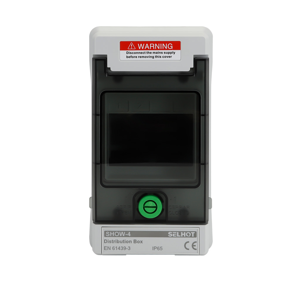 Frontansicht: geschlossener Offgridtec Verteilerkasten 4 Eingänge, graues Gehäuse, dunkle Abdeckung, grüner Verschluss oben Frontansicht: geschlossener Offgridtec Verteilerkasten 4 Eingänge, graues Gehäuse, dunkle Abdeckung, grüner Verschluss oben