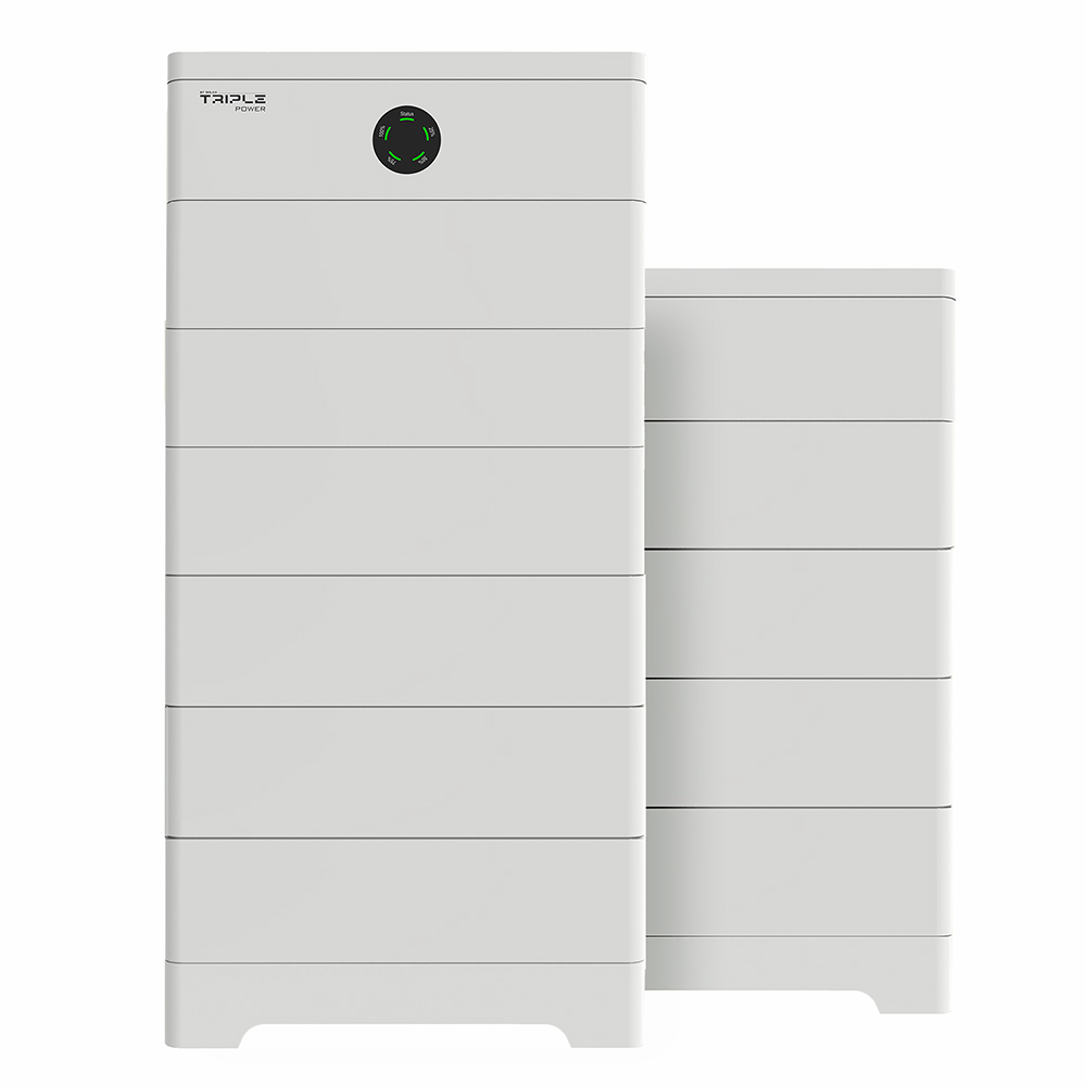 Weißes SolaX TSYS-HS51 Speichersystem mit zehn TB-HS51 Hochvolt-Batterien und einem TBMS-S51 BMS