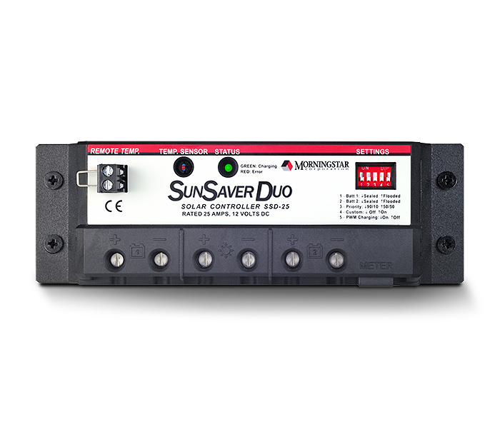 Laderegler und in schwarz und weiß in Frontansicht