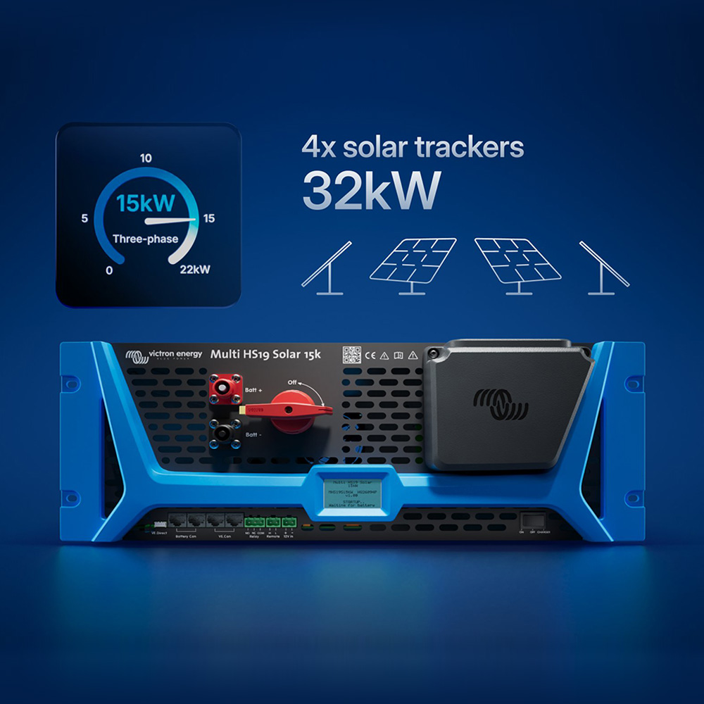Gerätekombination Multi HS19 Solar 15k von Victron Energy mit blauem Gehäuse, Anzeige für 15 kW Dreiphasenleistung und Symbolen für vier Solarpanel-Tracker mit 32 kW Gesamtleistung