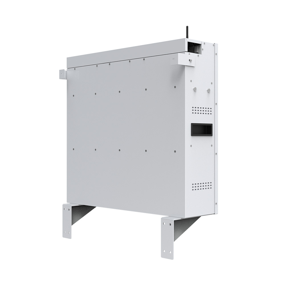 Rückansicht eines hängenden Pytes V16 Lite LiFePO4 Batteriespeichers mit rechteckigem Gehäuse und Befestigungswinkeln